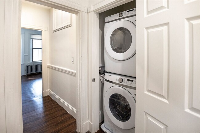 Building Photo - 866 Huntington Ave