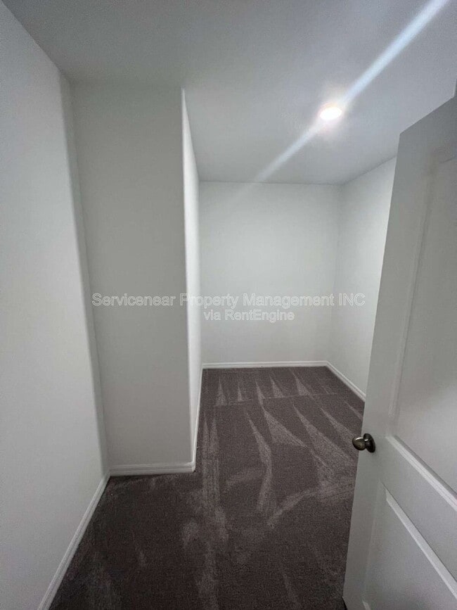 Building Photo - 7303 Canterbury Bells Ct