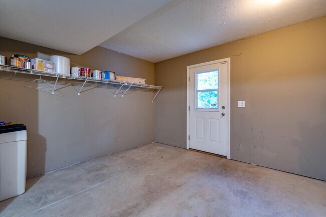 Building Photo - 4308 Straight Arrow Rd