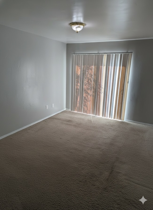 Building Photo - Beautiful 4 Bedroom House in NW Bakersfield with Pool!