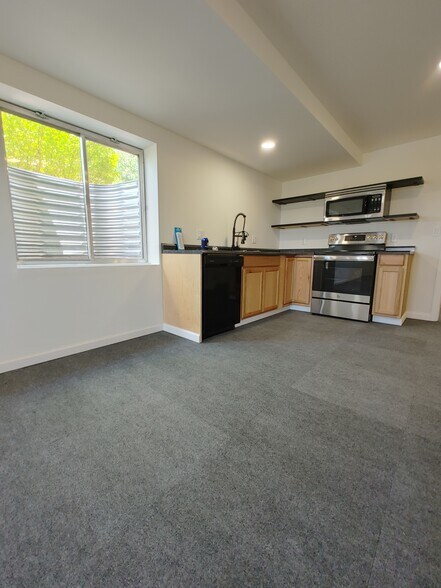 Building Photo - 10593 Joplin St