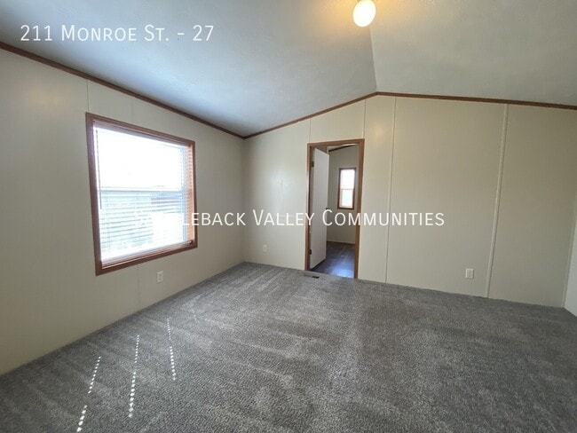 Building Photo - 211 Monroe St