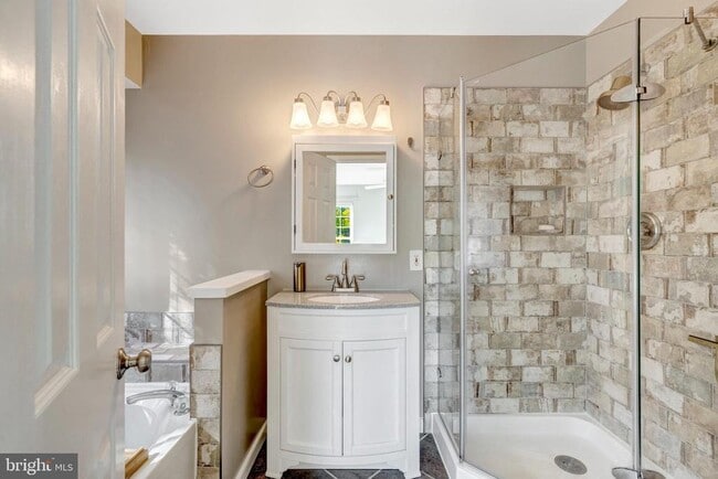 Building Photo - 5617 Gosling Dr