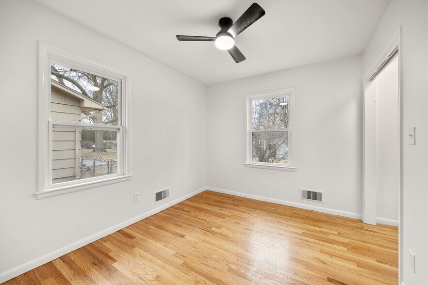 Building Photo - 709 SW 7 St