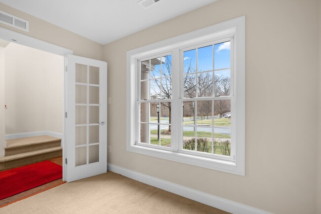 Building Photo - 3 Bed 2.5 Bath - Gaithersburg Townhouse - ...