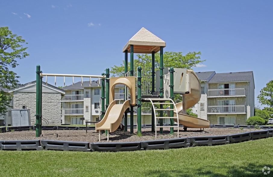 Orion Cove Apartments 711 Kimberly Lake Orion MI 48362 Apartment Finder