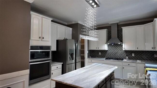 Building Photo - 410 Farm Branch Dr