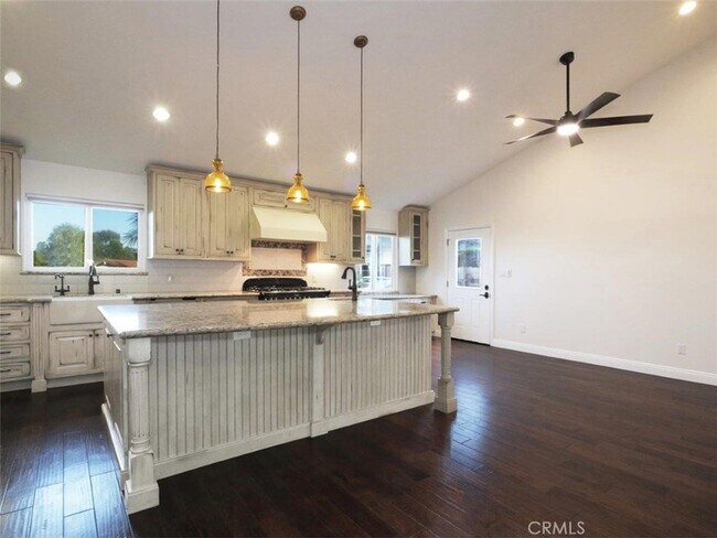 Building Photo - 26771 Menominee Pl