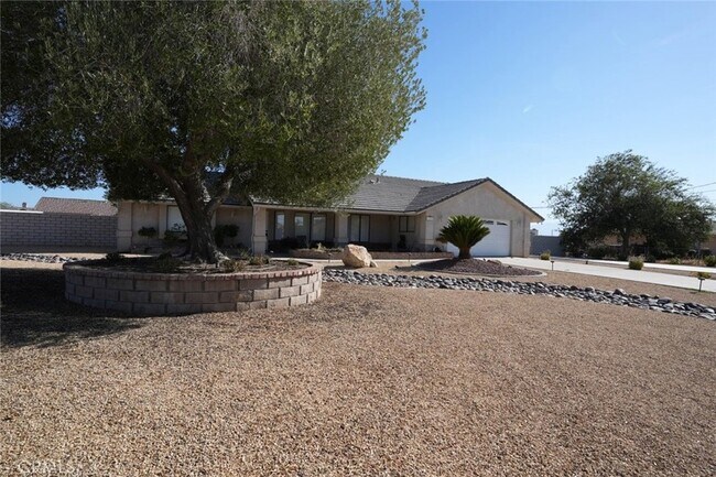 Building Photo - 18895 Siesta Dr