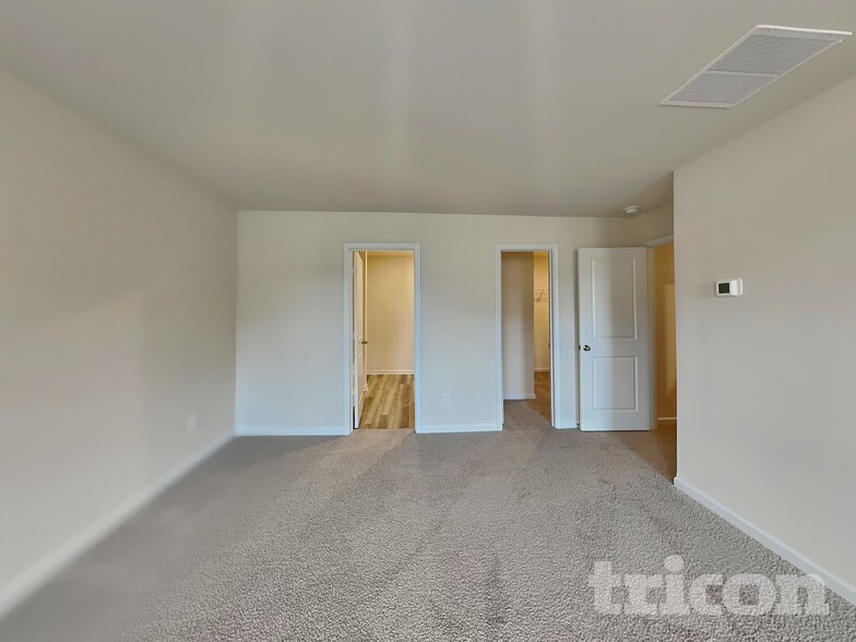 Building Photo - 264 Oliver Dr