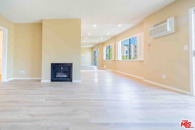 Building Photo - 11871 Idaho Ave