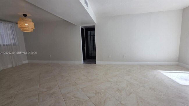 Building Photo - 250 Galen Dr