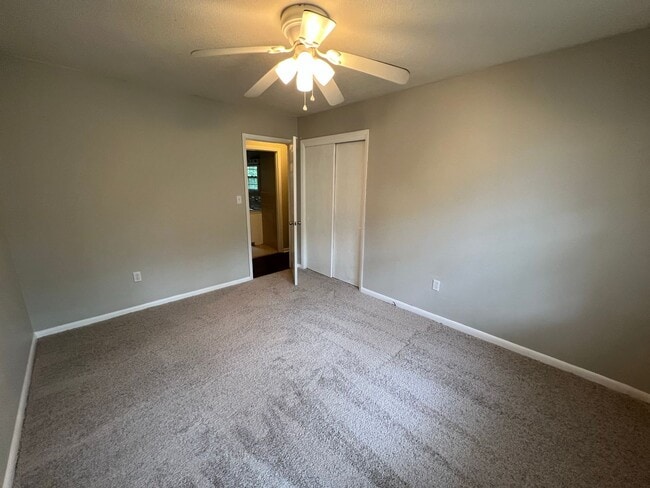 Building Photo - Brentwood Home close to UGAs Vet School