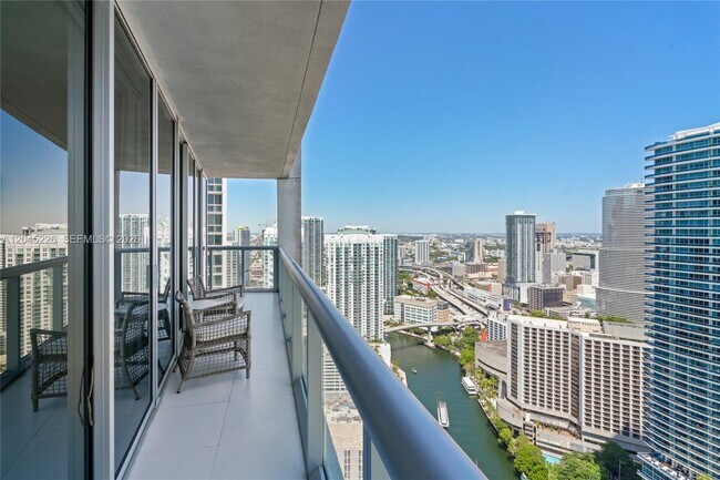 Building Photo - 475 Brickell Ave