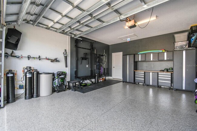 Building Photo - 9571 Little Bluestem Dr