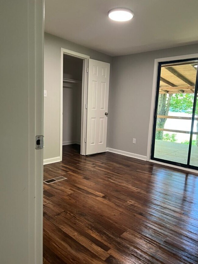Building Photo - Renovated 3 Bedroom 2 Bath Home for Rent!!