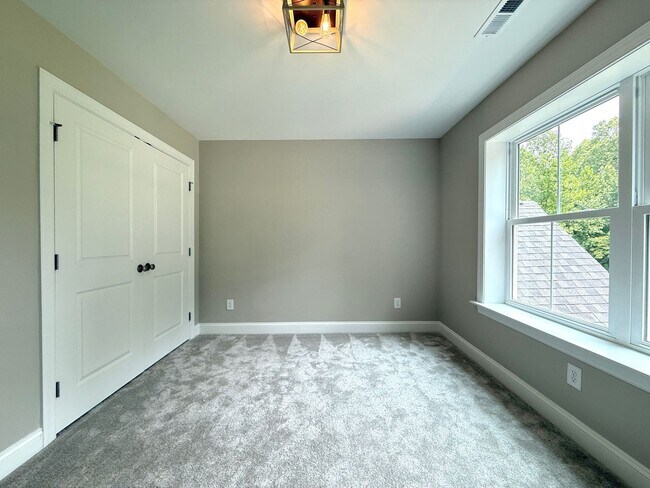 Building Photo - 2578 Whipporwill Ct