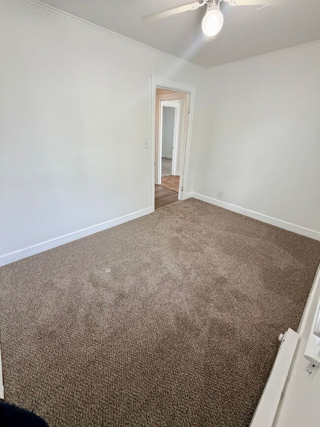 Building Photo - 704 Jackson St