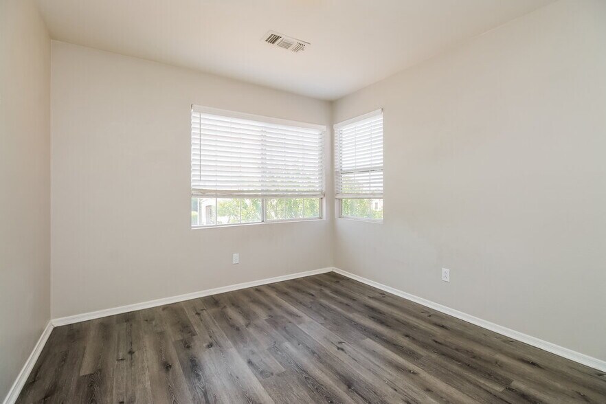 Building Photo - 645 S Balboa