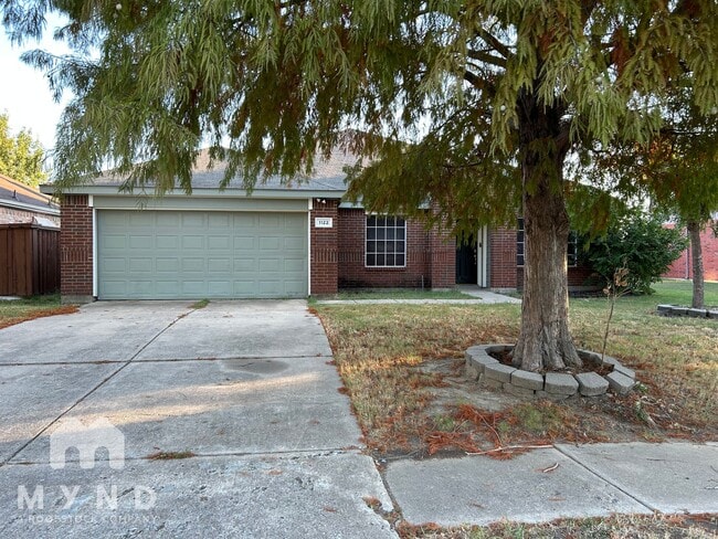 Building Photo - 1122 Buckingham Dr