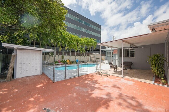 Building Photo - 2150 SW 21st Ter