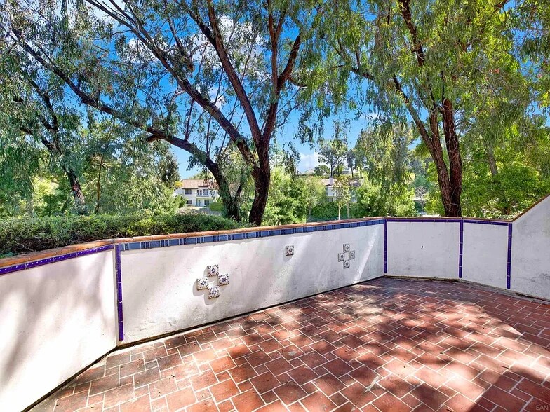 Building Photo - 16110 Avenida Venusto