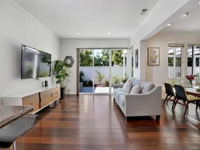 Building Photo - Beautifully Updated Model Home in the Prestigious, highly desirable Woodbridge