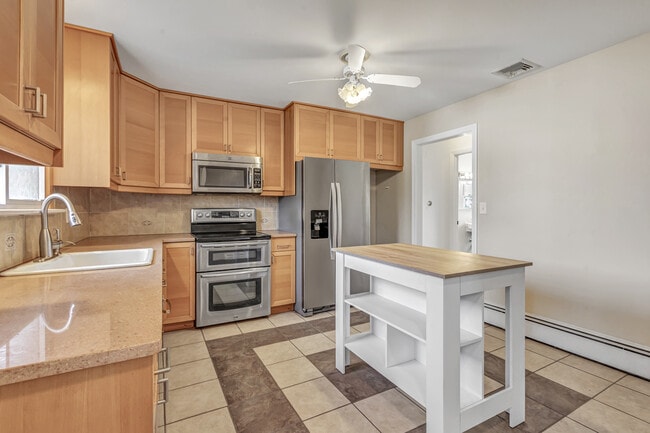 Building Photo - 4 Soundview Ave