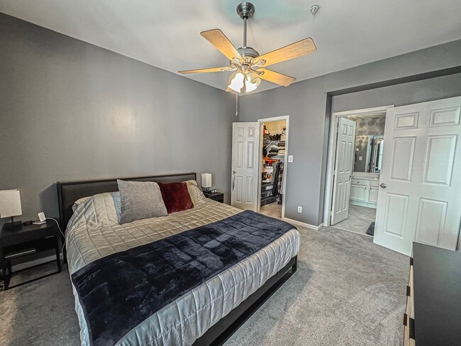 Building Photo - Stylish 3 Bed 3 Bath Condo With Large Balcony in Desired Riverbend at Cascades - Water Included