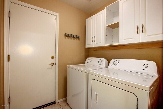 Building Photo - 10511 E Morning Star Dr