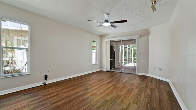 Building Photo - 407 68th Ave Dr W