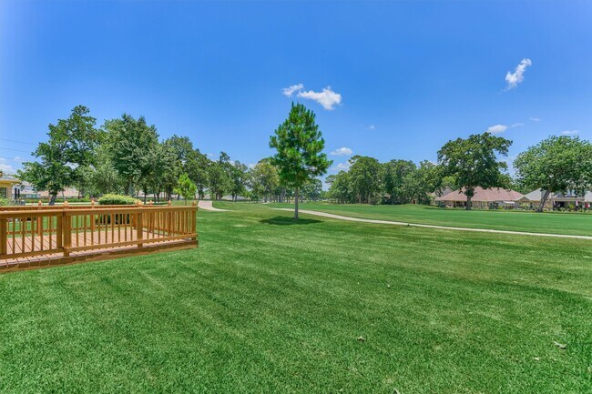 Building Photo - 13511 Summer Hill Dr