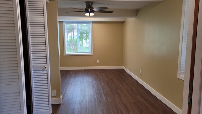 Building Photo - 4115 Sierra Dr