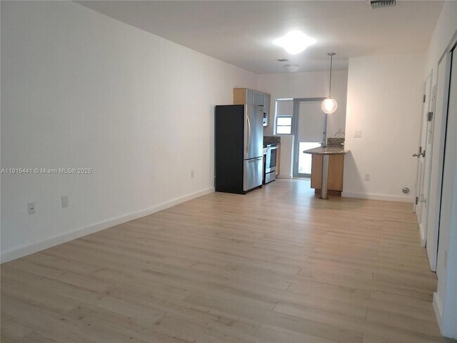 Building Photo - 1521 Euclid Ave