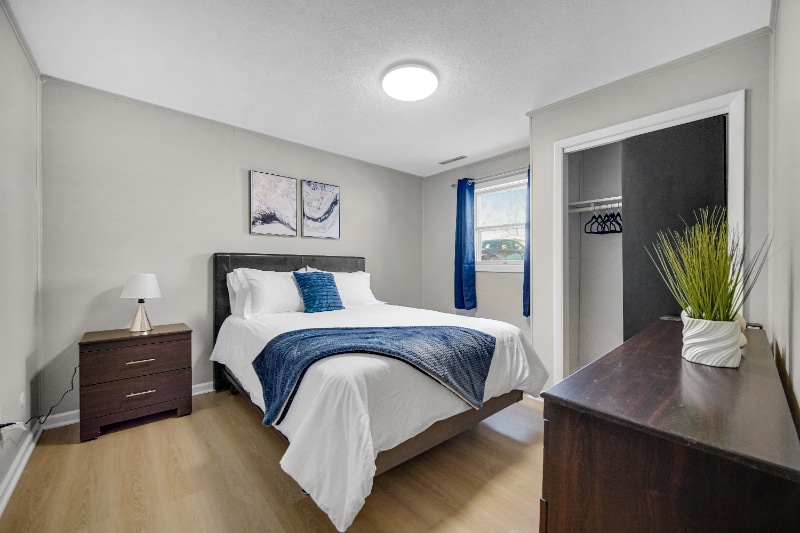 Building Photo - 454 Francis St