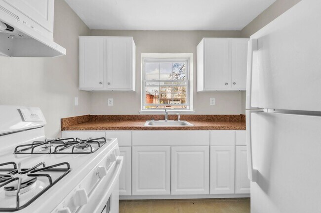 Building Photo - 41 Niles St