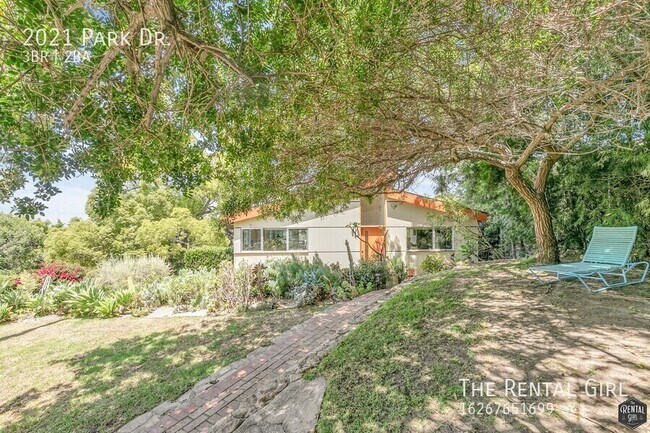 Building Photo - 2021 Park Dr