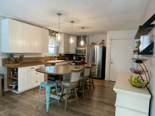 Building Photo - Spacious 6 bedroom home in Virginia Beach