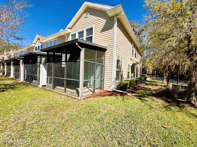 Building Photo - 8498 Climbing Ivy Trail S