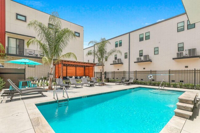 Building Photo - 3737 Bienville Ave