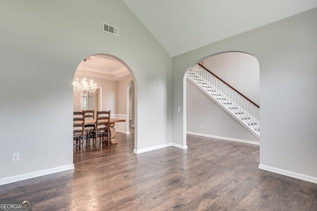 Building Photo - 6515 Fairgreen Dr
