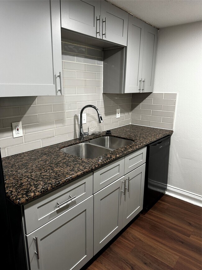 Building Photo - 9534 Pagewood Ln