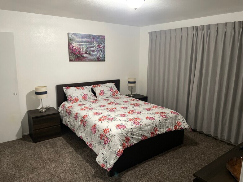 Building Photo - 7638 Newlin Ave