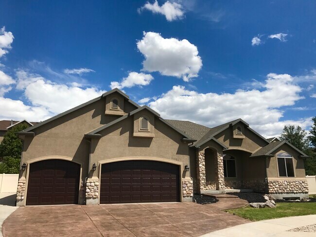 Building Photo - 11521 S Black Forest Dr