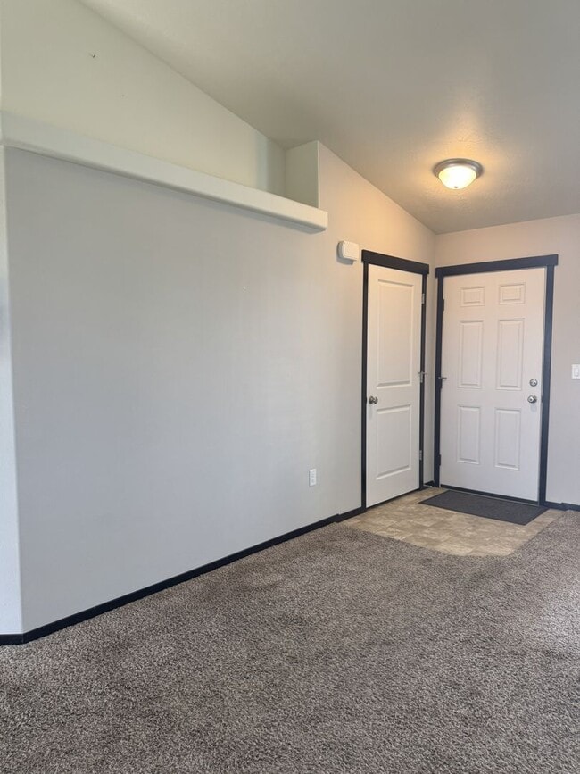 Building Photo - Orchard Terrace Umatilla