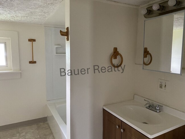 Building Photo - tb200h