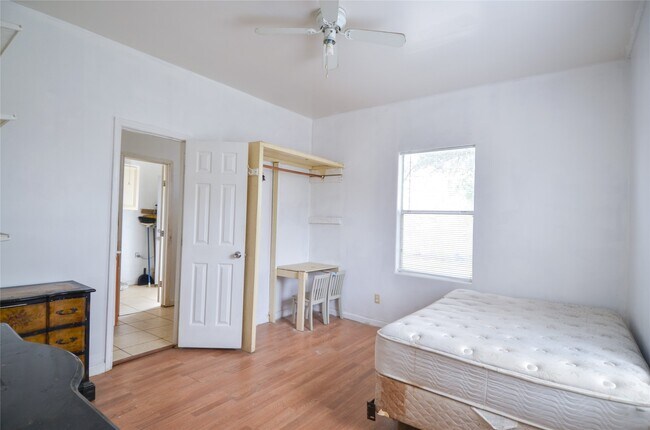 Building Photo - 10340 Tanner Rd