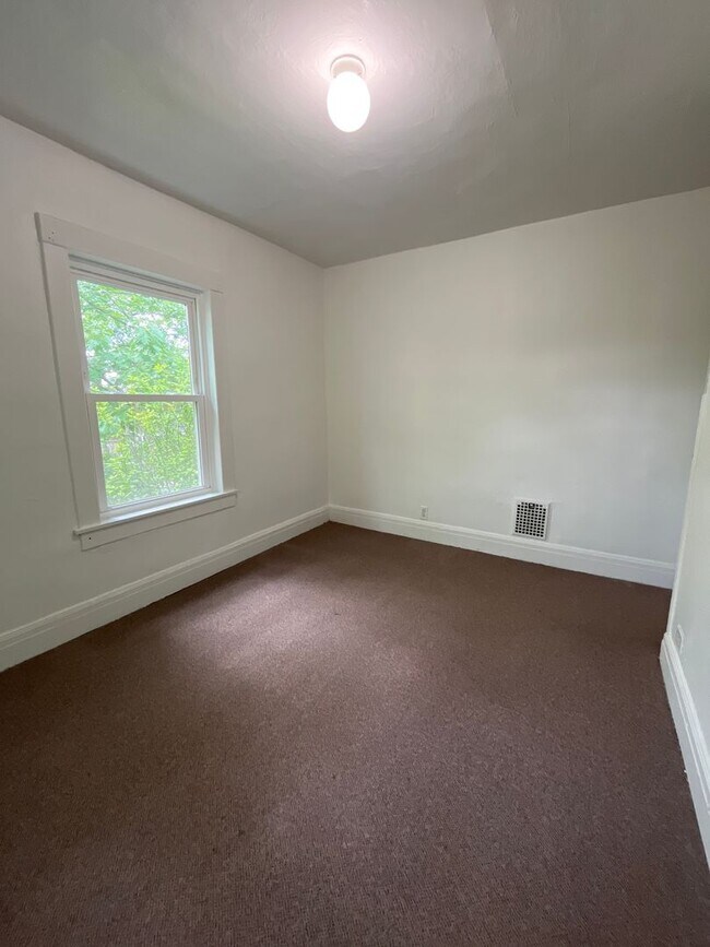 Building Photo - 3 Br 1 Bath Twin Home available in Bethlehem