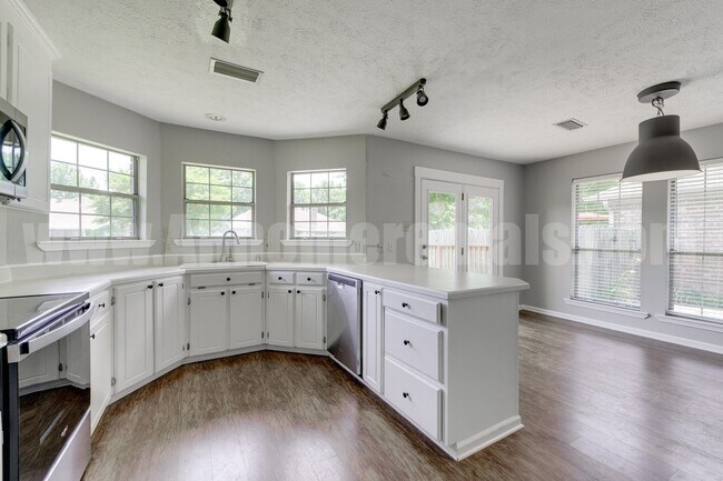 Building Photo - 2765 Archer Ln