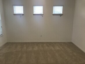 Building Photo - 5 Bedroom at West side Village at Heart of Windermere